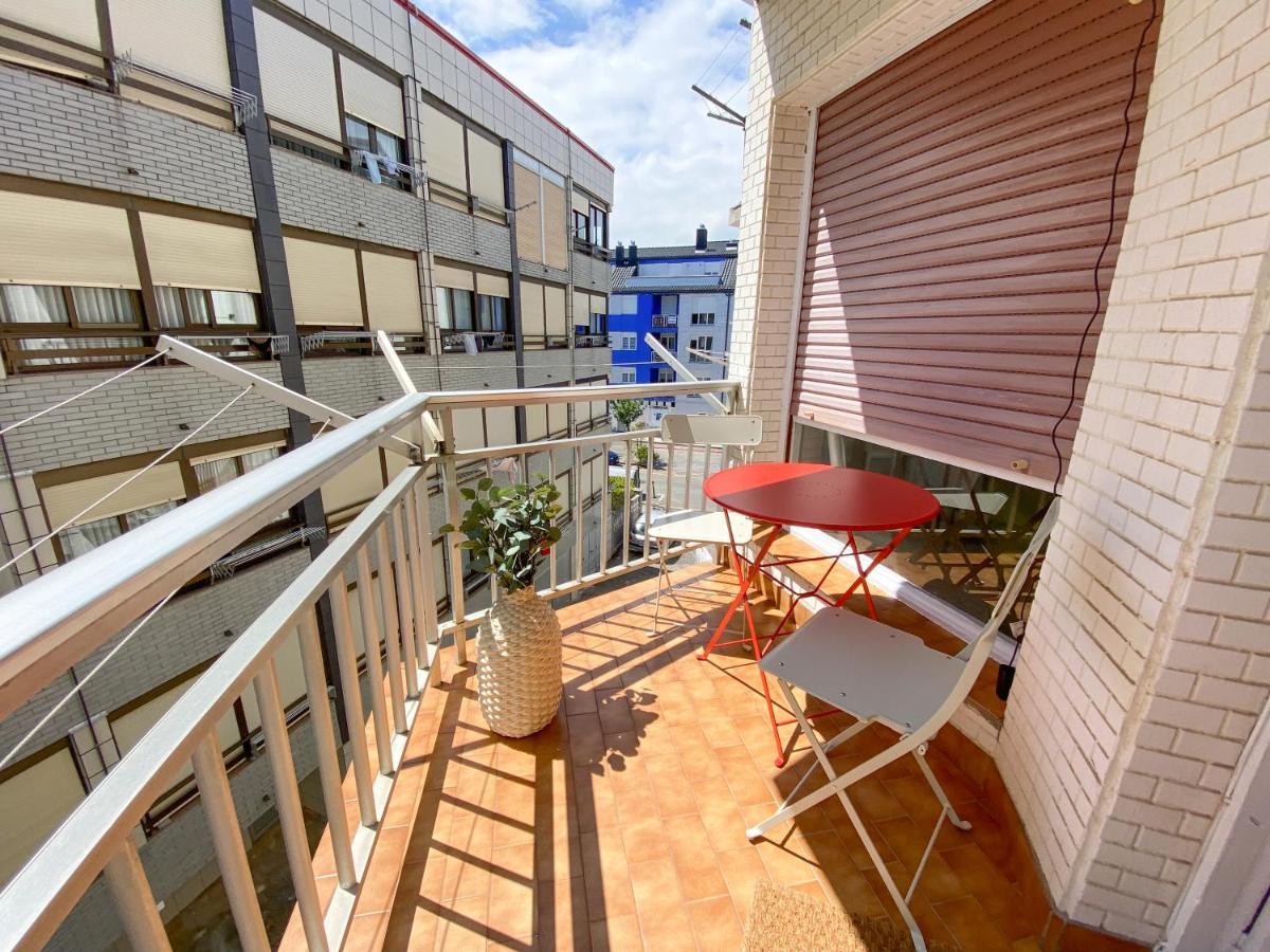 Piso Primera Linea De Playa Laredo Exterior photo